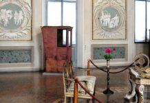 Palazzo d’Arco, restauro di oltre 200 capi d’abbigliamento