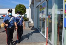 Ladro 33enne dell’Est vanitoso in manette, aveva rubato dall’Iper La Favorita zainetto e oggetti per la cura del corpo