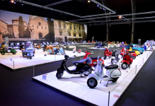Il prestigioso museo Autoworld celebra i 75 anni di Vespa