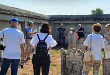 Non solo sabbionetani, visitatori da tutta la Lombardia al cimitero ebraico