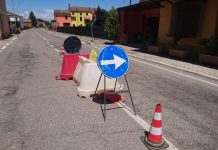 Probabile perdita dalle fognature: a Villimpenta si apre una voragine sul fondo stradale