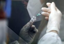 Vaccino, disponibili 11,2 milioni dosi di Pfizer e Moderna