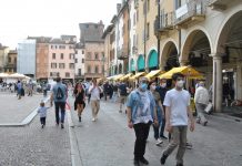 Stretta dei controlli sui green pass per Ferragosto