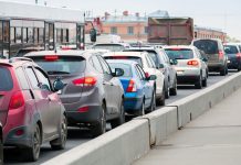 Camion sbanda sull’Ostigliese: strada bloccata per ore