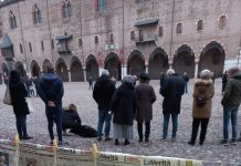 No Green pass, stampa amica e collette