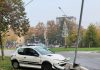 Auto contro lampione in piazzale Gramsci