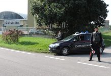 In giro con mazze da baseball, coltelli e passamontagna: denunciati quattro 20enni