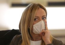 Manovra, Meloni “Dalla maggioranza assalto alla diligenza”