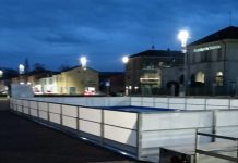 Roncoferraro, iniziata la posa della pista di pattinaggio sul ghiaccio