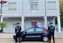 Lite al bar, spunta un coltello: 65enne denunciato