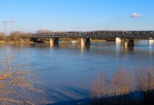 Due corsie e più sicurezza Il ponte di Ostiglia diventa maxi