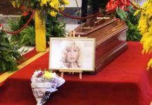 Monica Vitti, omaggio in camera ardente tra mimose, foto e video