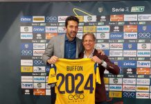 Buffon rinnova col Parma fino al 2024 “Sono ancora calciatore”