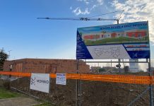 In fase di ultimazione la costruzione dei muri della nuova scuola Il prossimo step di lavori prevede la copertura dell’edificio