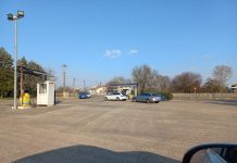 La guerra costa 2 euro al litro e c’è già chi si mette in coda nelle aree meno care