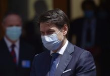 Ucraina, Conte “Lavorare a una soluzione politica”