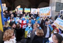 Ucraina, a Mariupol colpita scuola dove si erano rifugiate 400 persone