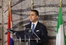 Ucraina, Di Maio sente Kuleba “Avanti con i negoziati”
