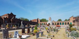 Roverbella, anziano derubato di una collana mentre si trova al cimitero