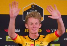 Bouwman fa il bis al Giro, Carapaz ancora in maglia rosa