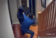 Rientra in casa e si trova di fronte un ladro che riesce a scappare