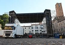 Concerti estivi, pronto il palco extra large di piazza Sordello