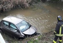 Con l’auto capovolta nel canale: una 29enne rianimata sul posto