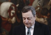 A Draghi l’applauso della Camera, il premier sale al Colle