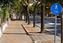 Investita e picchiata brutalmente sulla pista ciclabile