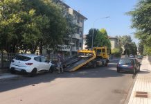 Scontro fra due auto: un 42enne ferito in via Savonarola a Cerese