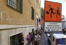 Pubblicate le regole per la scuola, mascherine solo per alunni fragili
