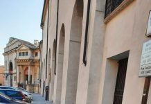 Nuovo marciapiede in piazza Sordello, scoppiano le polemiche