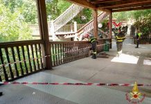 Crolla scala al Globe Theatre di Roma, almeno 12 feriti