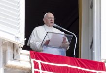 Papa “L’esclusione dei migranti è schifosa e criminale”