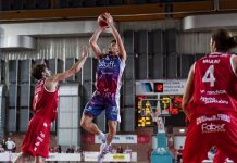 Basket Serie A2 maschile – Staff, coach Valli applaude la squadra: “Bravi nei momenti decisivi”