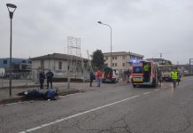 Mancata precedenza: grave un motociclista contro un’auto a Porto Mantovano