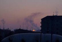 Anche a Virgiliana c’è puzza, ma di tavoli non se ne fanno