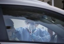 Covid, indici in calo e una regione a rischio alto