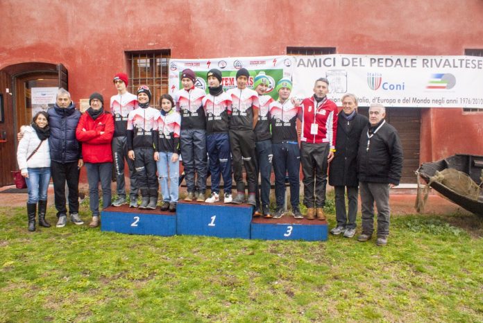 Foto di gruppo per i campioni provinciali