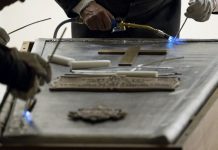 Benedetto XVI, aperte le Grotte Vaticane per omaggio a tomba Ratzinger