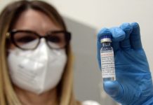 Covid, diminuiscono positivi (84.076) e decessi settimanali (576)