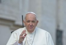 Papa “Porto in Africa un messaggio di pace”