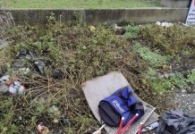 Sporcizia e rifiuti abbandonati sotto casa: scoppia la polemica tra i residenti