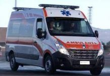 Moglia, sbatte la testa mentre gioca a calcio: grave un 22enne ambu