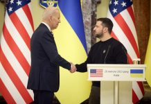 Ucraina, Biden “Nuove sanzioni a chi sostiene la guerra russa”