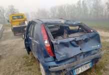 Auto giù dall’argine: paura per un 23enne e un bimbo di 7 anni