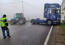 Tir perde il controllo e abbatte la parete di un’abitazione a Roncoferraro