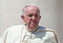 Il Papa per i 10 anni di pontificato chiede la pace