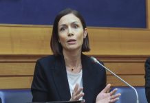 Carfagna “Pronta a votare con la Meloni sulla maternità surrogata”