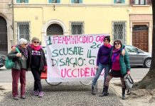 Femministe in piazza Virgiliana: lotta, ma non festa